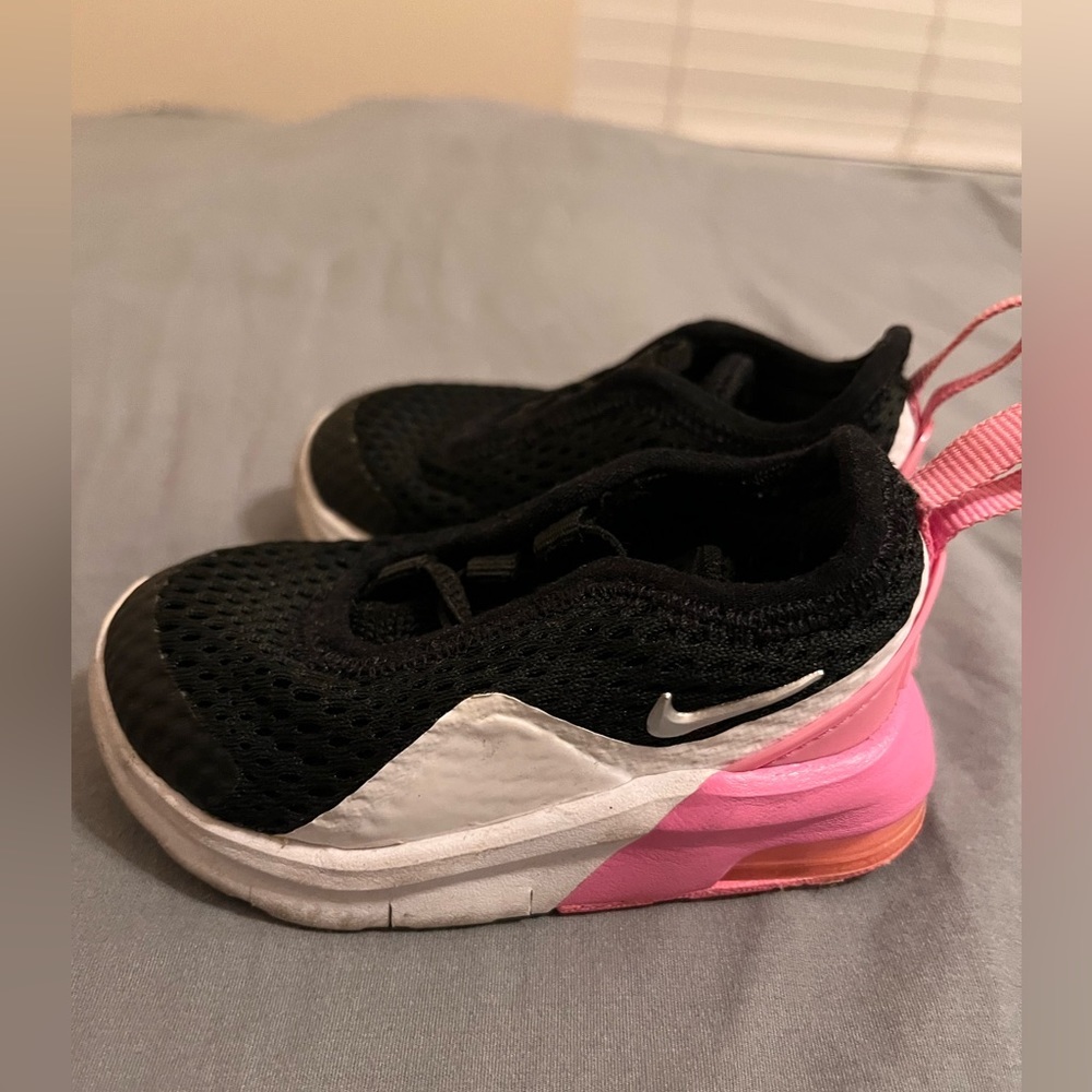 Nike Girls Toddler Size 3C EUC - Pre loved
